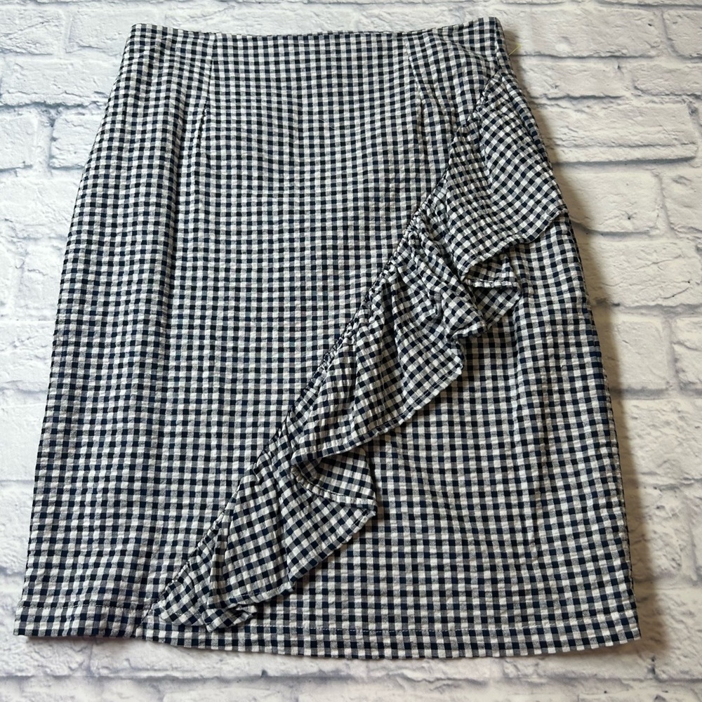 Emberley Classic Black and White Gingham Skirt w/ Ruffle. Size Medium. Preppy.